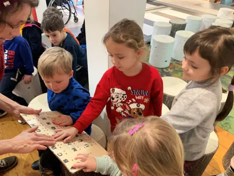 Lidé odvedle – neobvyklý výlet do světa lidí s hendikepem (5) Lidé odvedle – neobvyklý výlet do světa lidí s hendikepem (5)