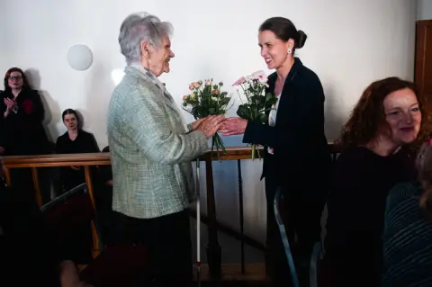 Sestra. Záhada podobizny mladé dívky (15) Sestra. Záhada podobizny mladé dívky (15)