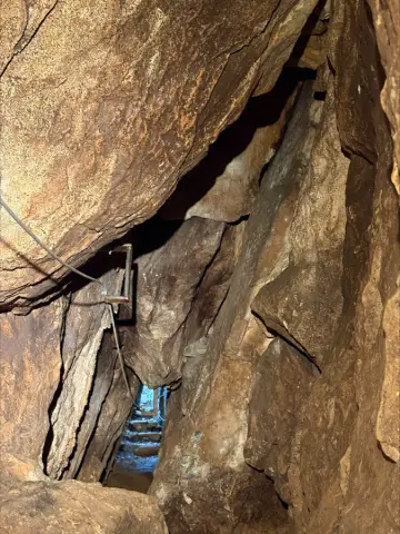 Tři tisíce let pod zemí. Archeologové zkoumají nález z doby bronzové (4)