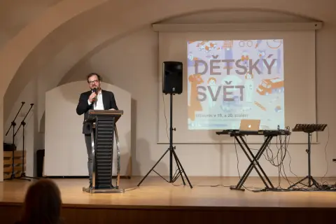 Dětský svět ve Vlastivědném muzeu v Olomouci (2) Dětský svět ve Vlastivědném muzeu v Olomouci (2)