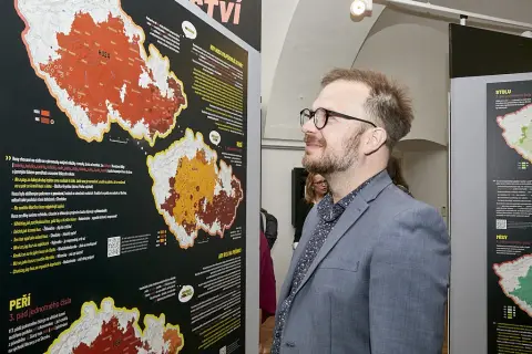 Kriticky ohrožené jevy našich nářečí (12) Kriticky ohrožené jevy našich nářečí (12)