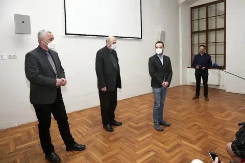 Ze tmy ke světlu (4)