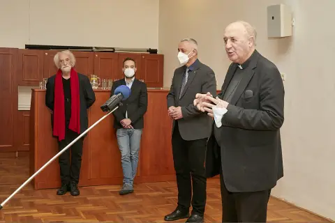 Ze tmy ke světlu (6)