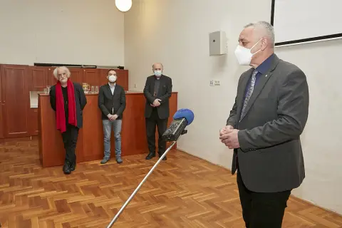 Ze tmy ke světlu (7)