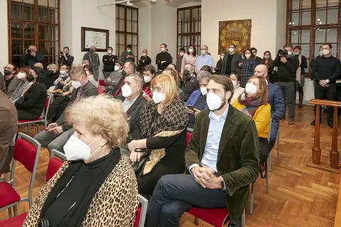 Ze tmy ke světlu (1)