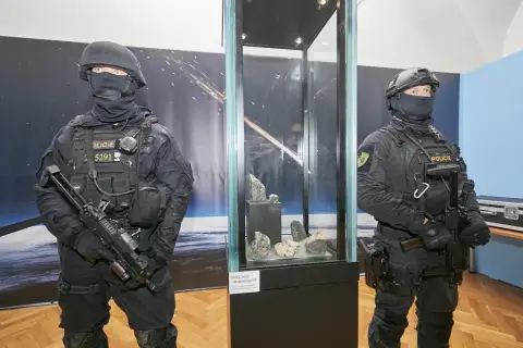 Meteorit (8)