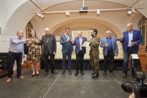 České encyklopedie v regále i pod lampou (18) České encyklopedie v regále i pod lampou (18)