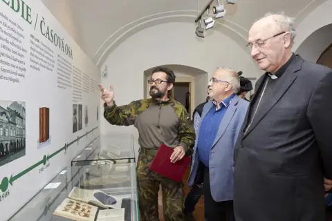 České encyklopedie v regále i pod lampou (21) České encyklopedie v regále i pod lampou (21)