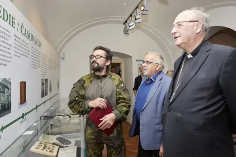 České encyklopedie v regále i pod lampou (22) České encyklopedie v regále i pod lampou (22)