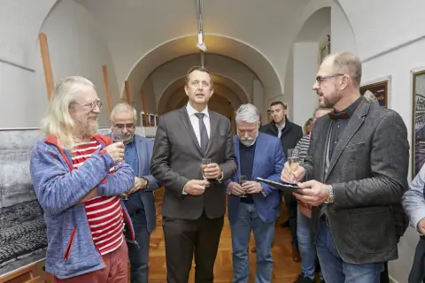Jaroslav Hutka / Linoryty (11)
