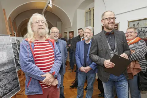Jaroslav Hutka / Linoryty (7)