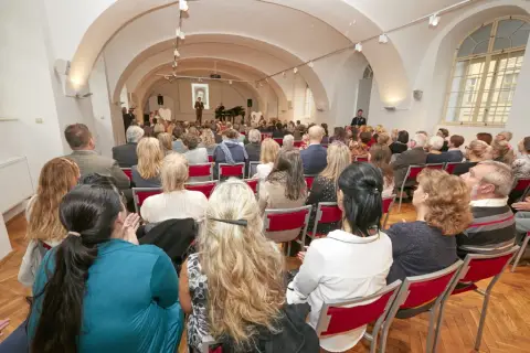 Historie a současnost zubního lékařství (20)