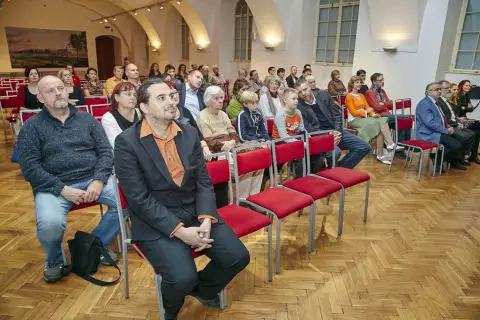 Hedvábná cesta (13)