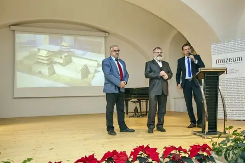 Hedvábná cesta (19)