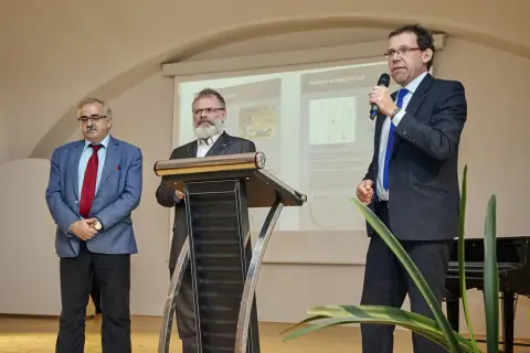 Hedvábná cesta (21)