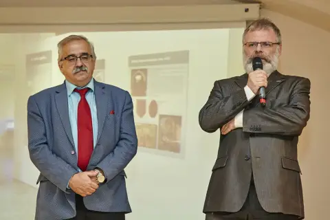 Hedvábná cesta (22)
