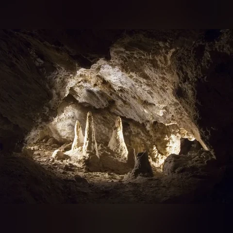 zbrasovske-aragonitove-jeskyne-tzv-gejzirove-stalagmity-f7682fd6109f