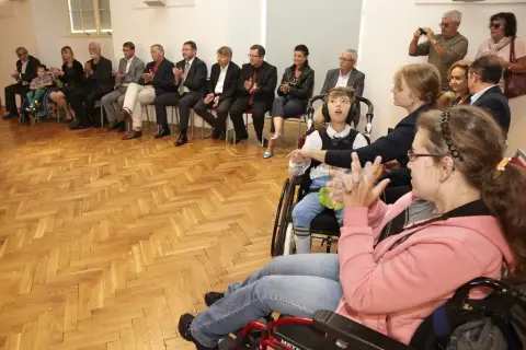 Držme spolu (11) Držme spolu (11)