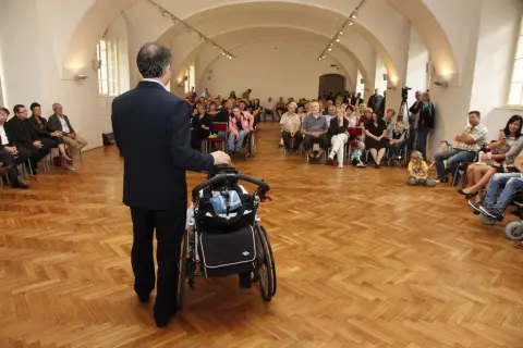 Držme spolu (2) Držme spolu (2)