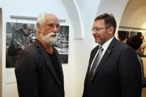 Držme spolu (37) Držme spolu (37)