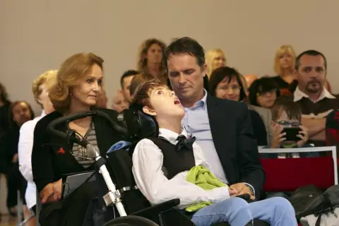 Držme spolu (42) Držme spolu (42)