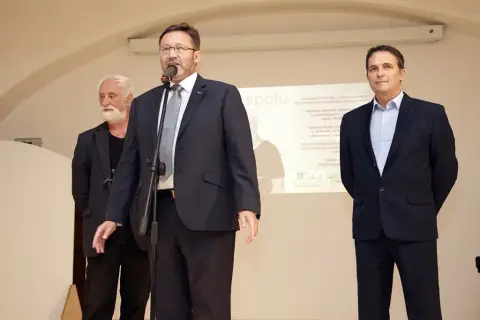 Držme spolu (58) Držme spolu (58)