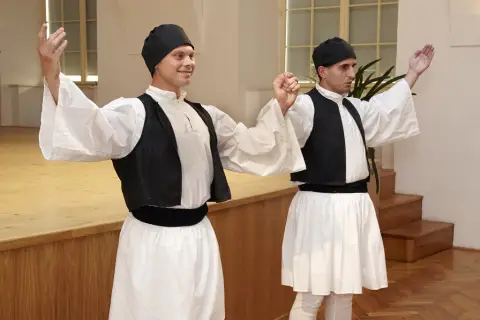 Držme spolu (6) Držme spolu (6)