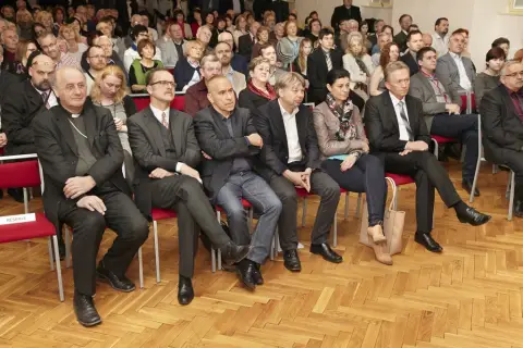 Chrám věd a múz - 450 let Vědecké knihovny v Olomouci (16) Chrám věd a múz - 450 let Vědecké knihovny v Olomouci (16)