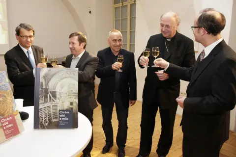 Chrám věd a múz - 450 let Vědecké knihovny v Olomouci (49) Chrám věd a múz - 450 let Vědecké knihovny v Olomouci (49)