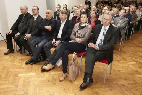 Chrám věd a múz - 450 let Vědecké knihovny v Olomouci (5) Chrám věd a múz - 450 let Vědecké knihovny v Olomouci (5)