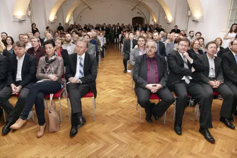 Chrám věd a múz - 450 let Vědecké knihovny v Olomouci (9) Chrám věd a múz - 450 let Vědecké knihovny v Olomouci (9)