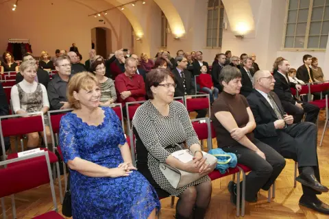 České korunovační klenoty ... na dosah / Doba Karla IV. na Olomoucku (20)