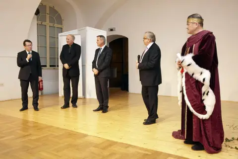 České korunovační klenoty ... na dosah / Doba Karla IV. na Olomoucku (24)