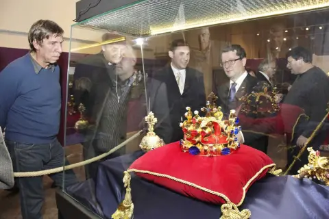 České korunovační klenoty ... na dosah / Doba Karla IV. na Olomoucku (75)