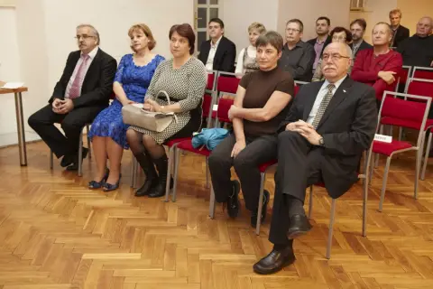 České korunovační klenoty ... na dosah / Doba Karla IV. na Olomoucku (8)