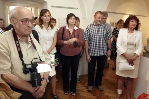 Kov a kámen (28) Kov a kámen (28)