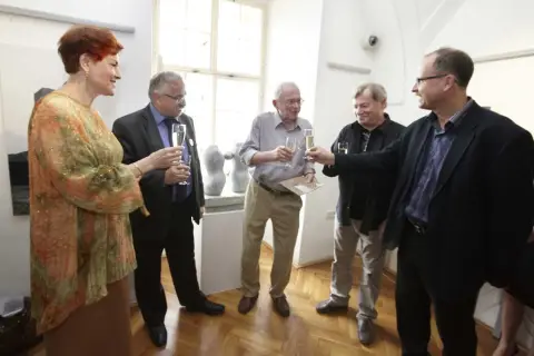 Kov a kámen (38) Kov a kámen (38)