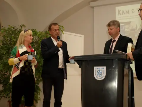 Kam s tím? (35)
