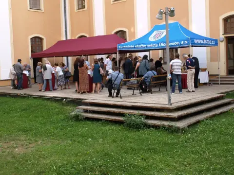 Kam s tím? (49)