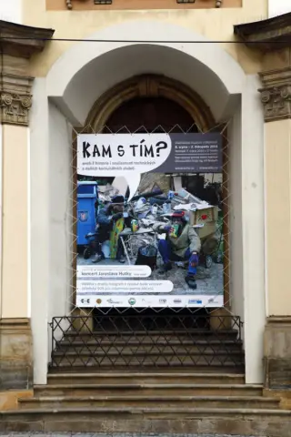 Kam s tím? (1)