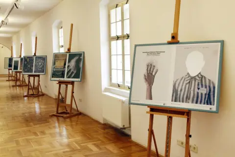 Vzpomínka na Holokaust žije (6)