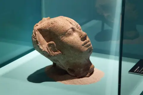 Poklady starého Egypta - Sbírka Josefa Ferdinanda Habsburského (40) Poklady starého Egypta - Sbírka Josefa Ferdinanda Habsburského (40)