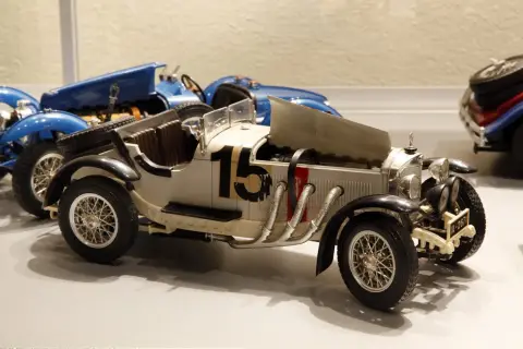 Dědeček automobil (33)