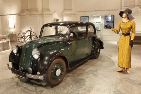 Dědeček automobil (4)