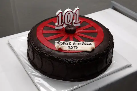 Dědeček automobil (44)