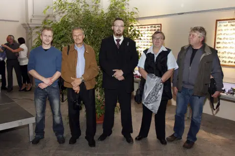Dědeček automobil (63)