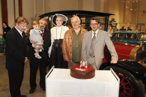 Dědeček automobil (86)