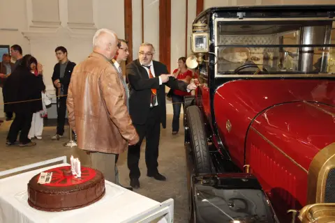 Dědeček automobil (89)