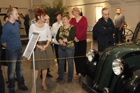 Dědeček automobil (90)