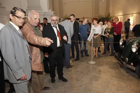 Dědeček automobil (91)